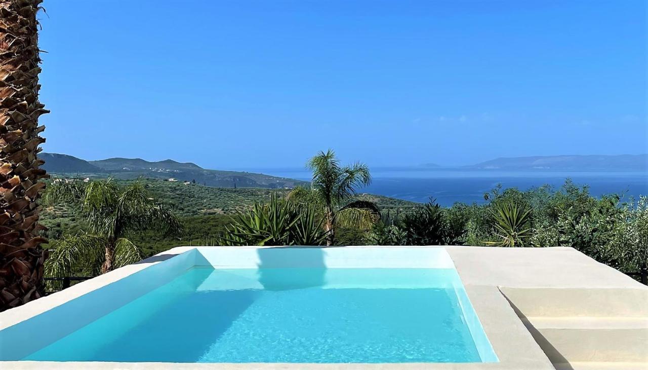 Rustic Hill Private Pool Suites Каламата Экстерьер фото