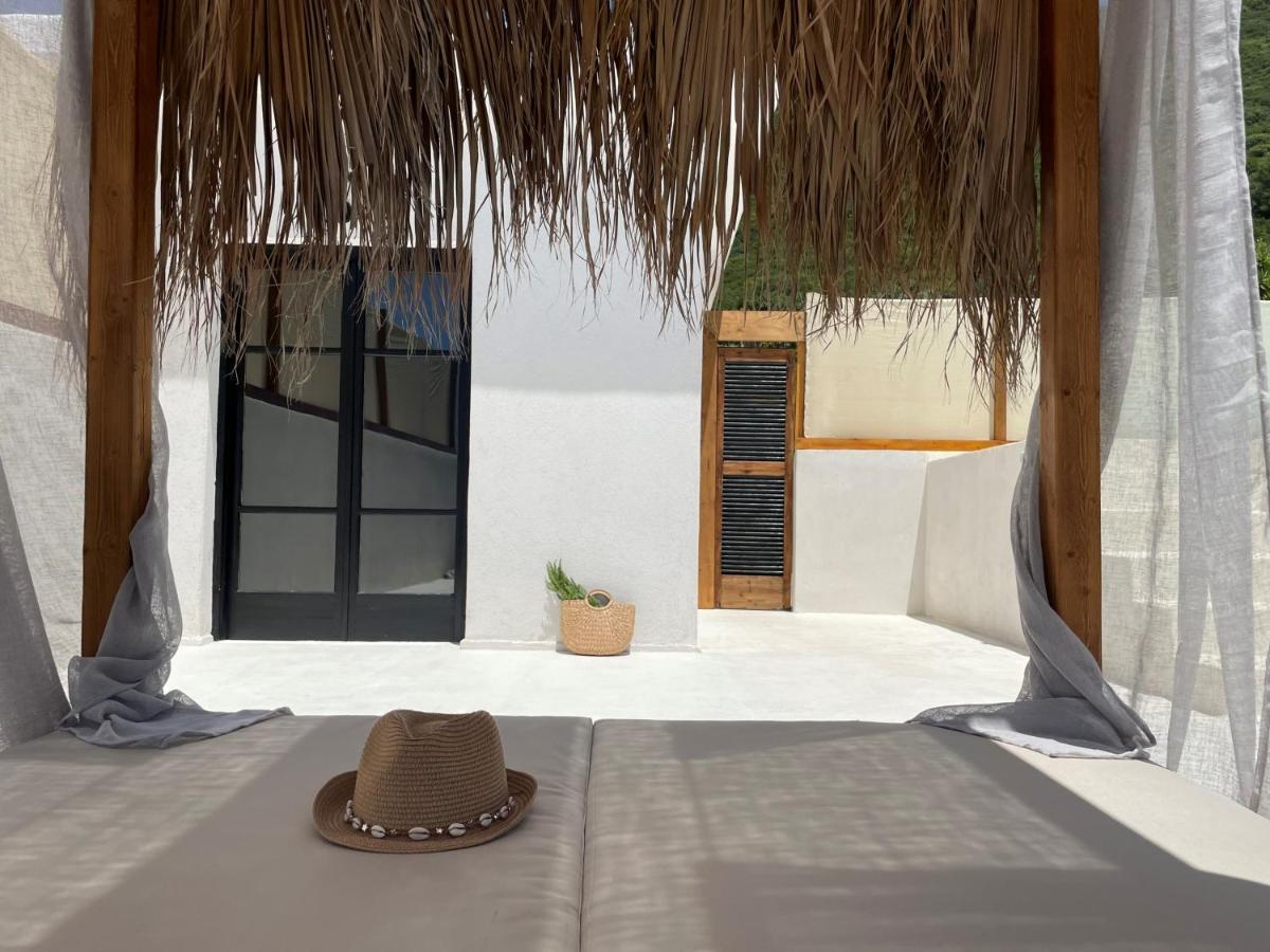 Rustic Hill Private Pool Suites Каламата Экстерьер фото