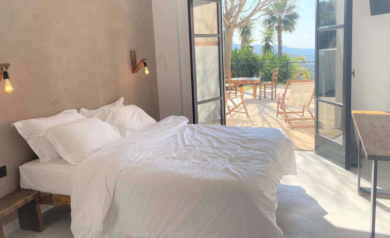 Rustic Hill Private Pool Suites Каламата Экстерьер фото