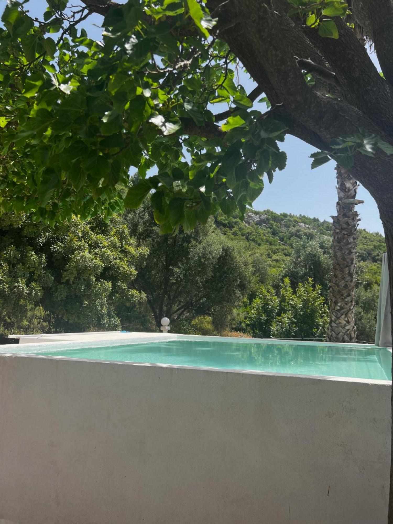 Rustic Hill Private Pool Suites Каламата Экстерьер фото