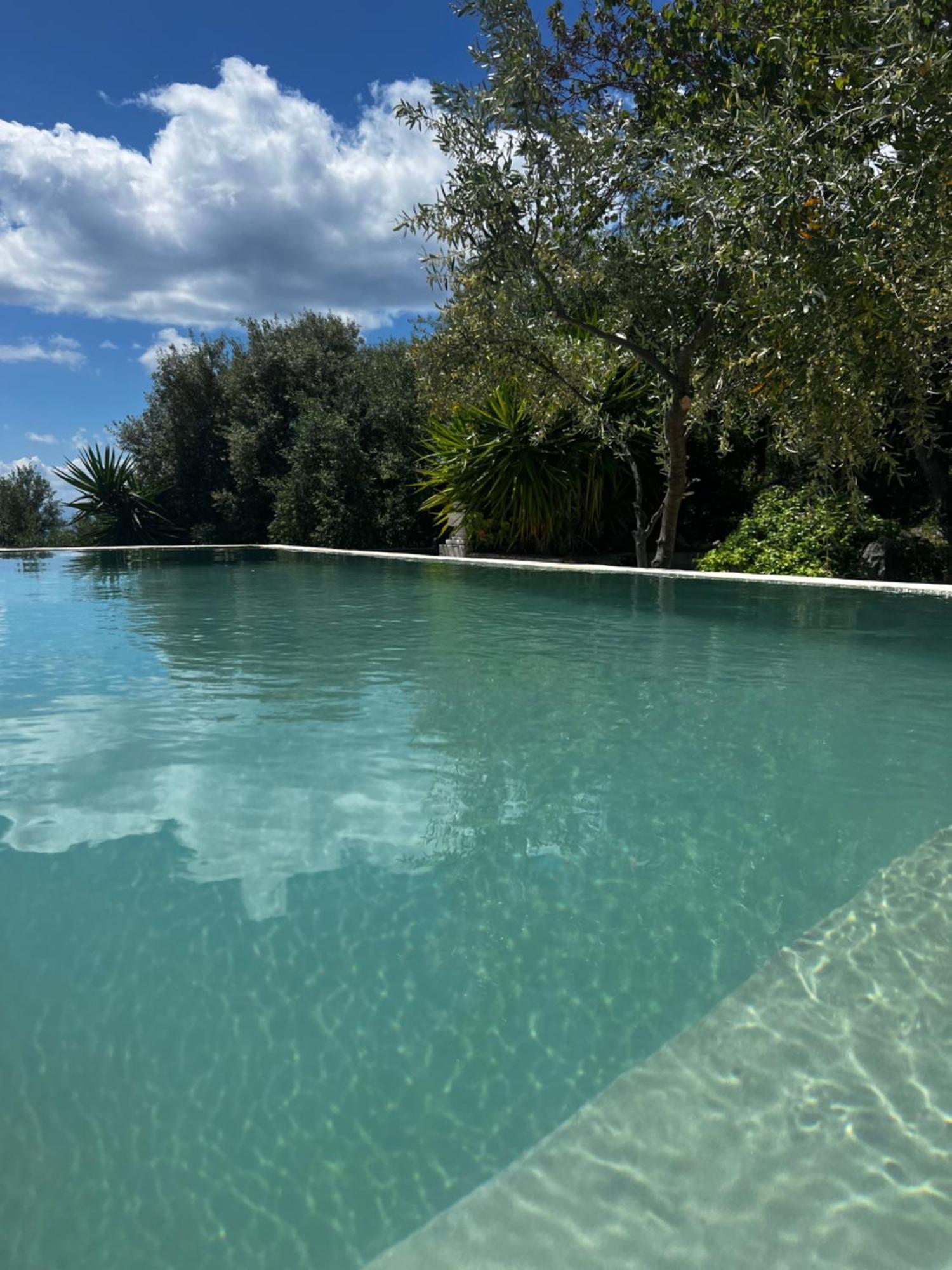 Rustic Hill Private Pool Suites Каламата Экстерьер фото